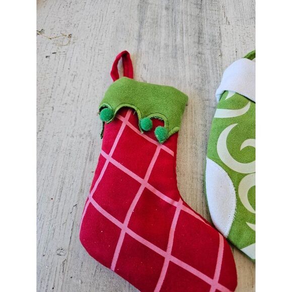 Mini stocking ornament tree crocheted set red green Xmas stockings - Picture 2 of 5